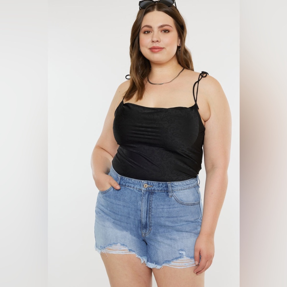 NEW Kancan Isabelle Ultra High Rise Mom Shorts NWT